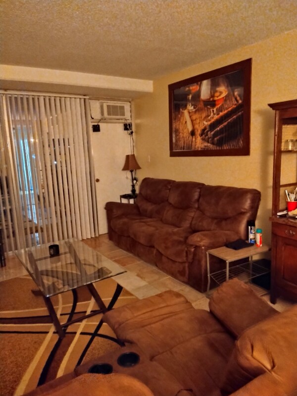 Foto del edificio - 1271 Poplar Ave