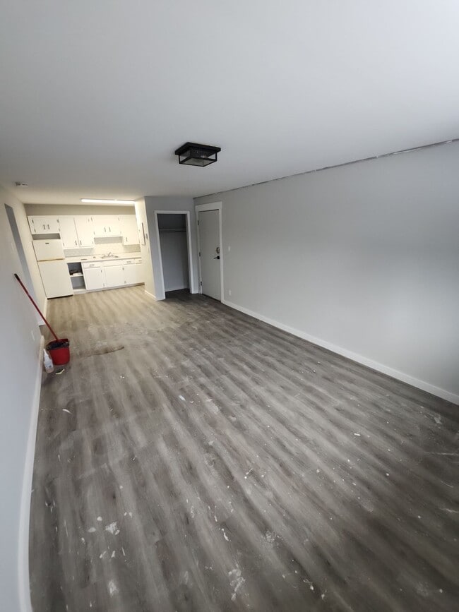 Building Photo - 30 Parkwood Dr