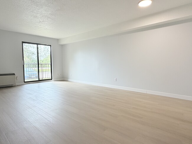 Building Photo - 2950 Elsmere Ave