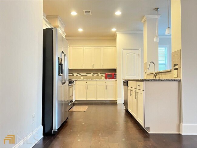 Building Photo - 213 Torch Dr