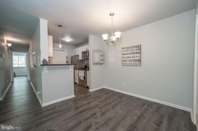 Building Photo - 55 Le Forge Ct