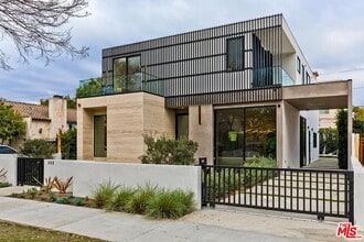 Building Photo - 352 Crescent Dr