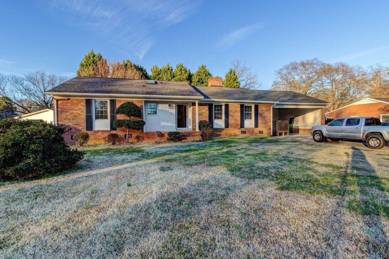 225 Dogwood Dr, Mount Holly, NC 28120 House Rental in Mount Holly, NC