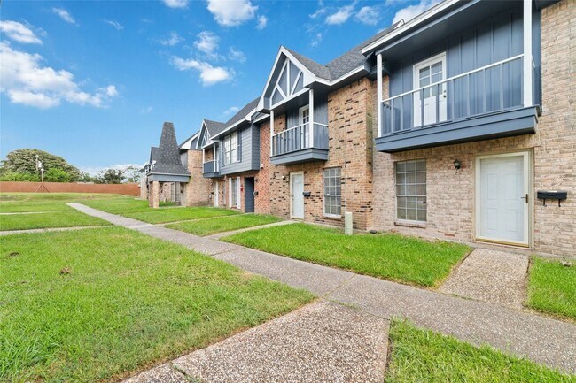 Building Photo - 353 Audrey Ln