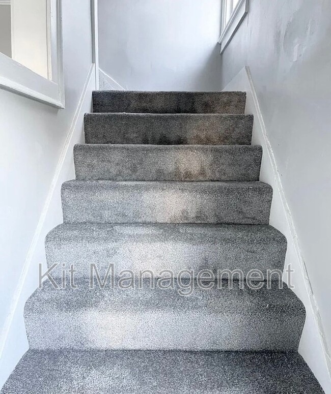 Building Photo - 924 National