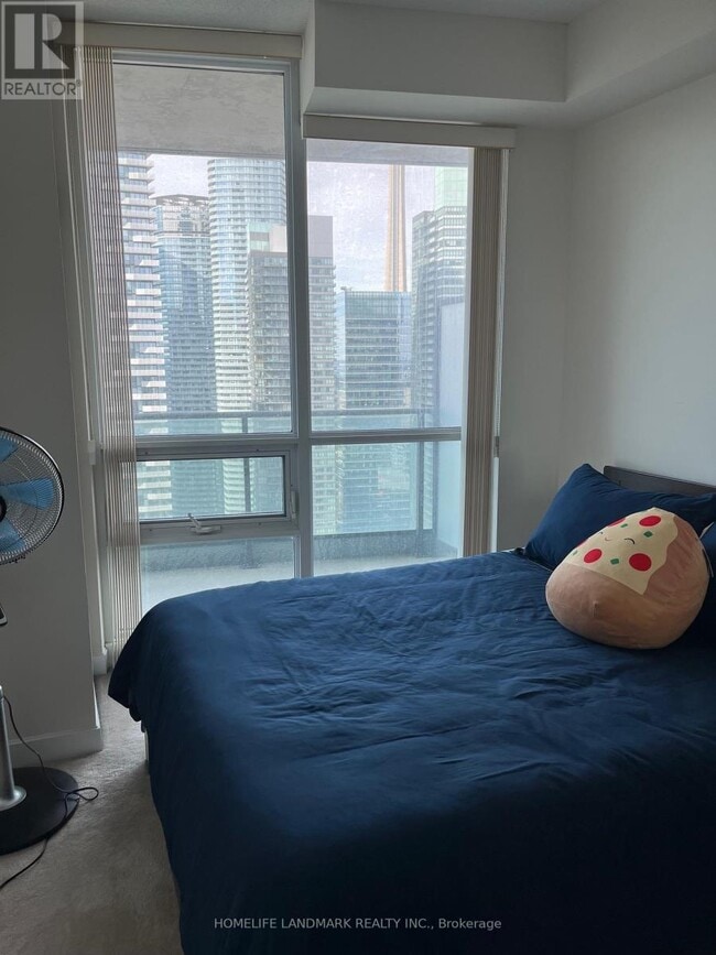 Building Photo - 33 Bay St.