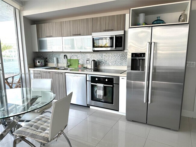 Foto del edificio - 6700 Indian Creek Dr
