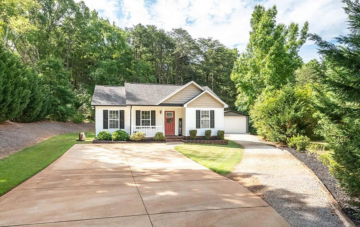 Primary Photo - Ranch Home located in Cabarrus County! 3BR...