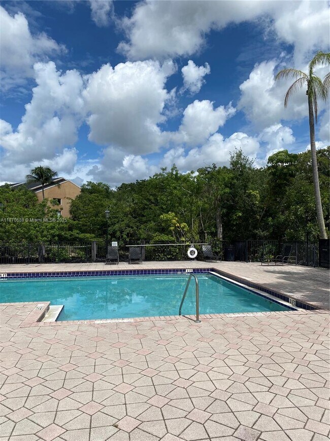 Foto del edificio - 4055 W McNab Rd