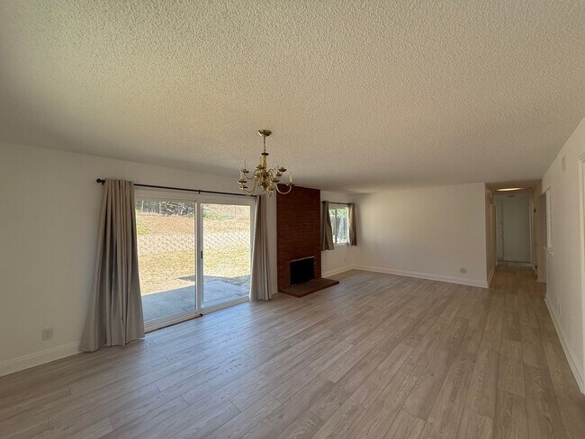 Building Photo - 3B/2BA Home in Rancho Peñasquitos Availabl...