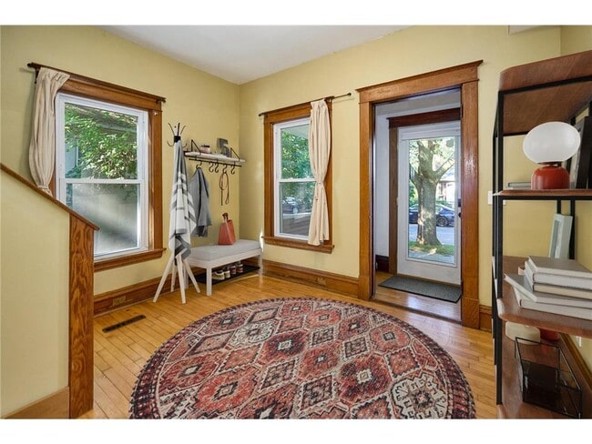 Foto del edificio - 894 23rd Ave SE