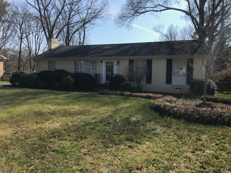 Foto principal - 10315 Ashburn Rd