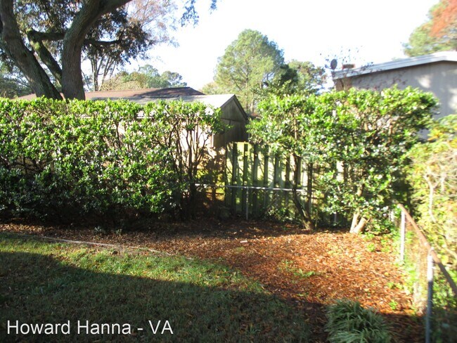 Building Photo - 4 br, 2.5 bath House - 7403 Abbott Lane