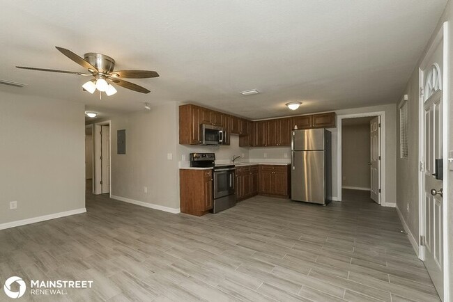 Building Photo - 3201 E DIANA ST, TAMPA, FL 33610