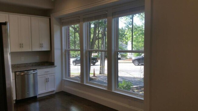 Foto del edificio - Newly renovated townhome in Newton!!