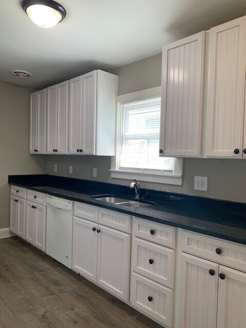 Foto del edificio - 744 Berkley Rd