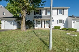 Building Photo - 118 Buttonwood Dr