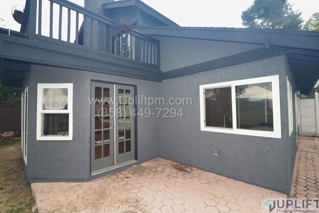 Foto del edificio - 4 Bed 3 Bath House in Spring Valley w/ Was...