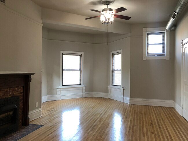 Foto del edificio - 858 N Wood St