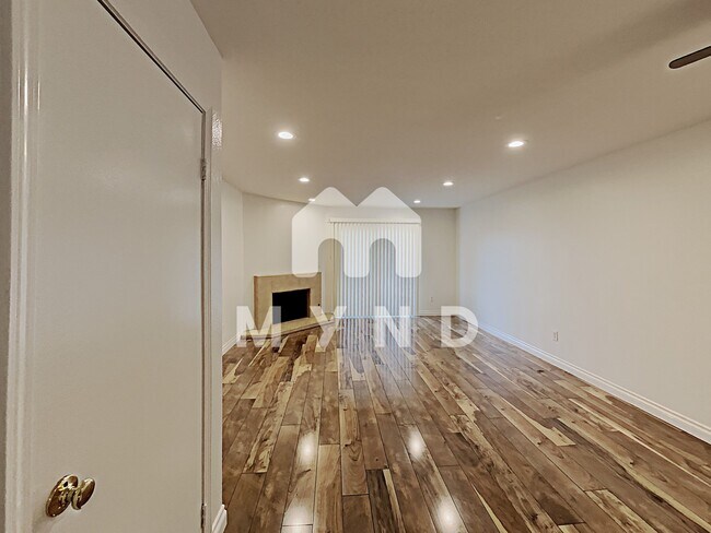 Building Photo - 3912 60th St Unit 9