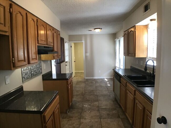 Building Photo - 4580 Knotty Oaks Dr