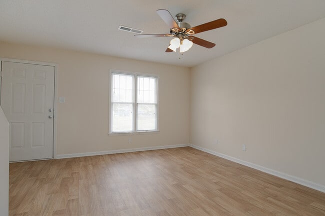 Building Photo - Coming Soon! Cozy 1BR, 1BA Townhome In North Durham Crystal Pines Community