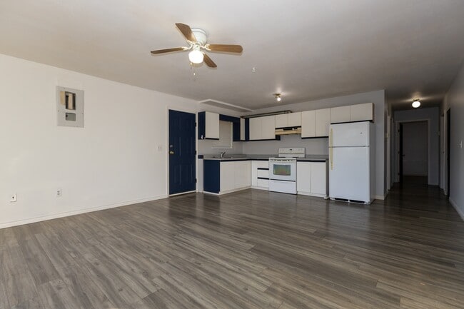 Building Photo - 3217 Mallard St