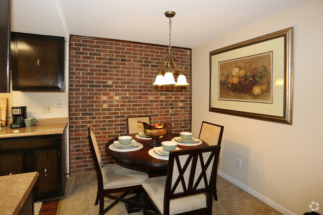 Interior Photo - London Towne Apartments