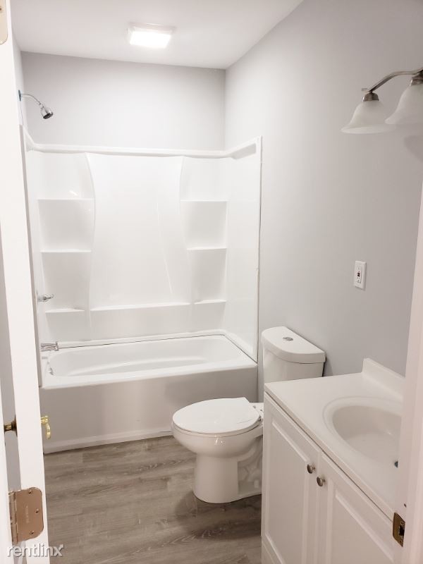 Foto del edificio - 3 br, 1.5 bath Apartment - 728 Hancock Ave
