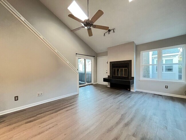 Foto del edificio - Stylish & Spacious 3-Bed Home! "ASK ABOUT OUR ZERO DEPOSIT"