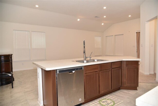 Foto del edificio - 14610 Hemlock Knl Ln