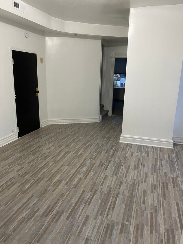 Foto principal - 919 Yale Ave