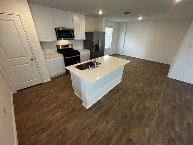 Foto del edificio - 456 Sandringham Lp