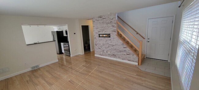 Foto del edificio - 1643 Dogwood Dr