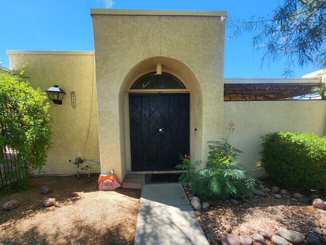 Foto del edificio - 3343 N Glen Creek Dr