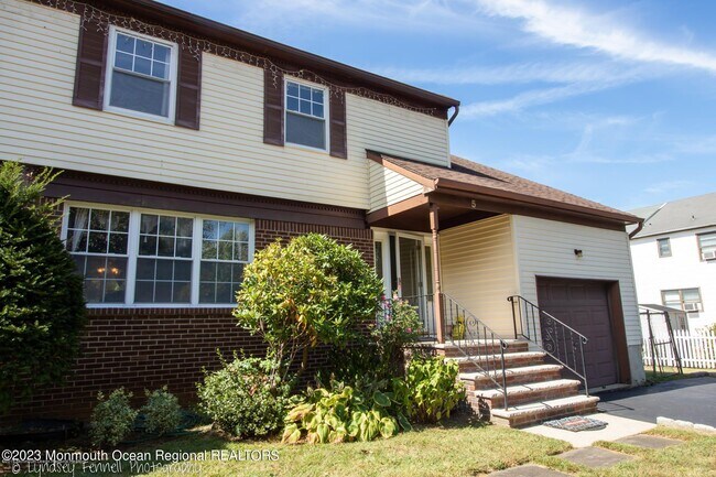 Building Photo - 5 Kolas Ct
