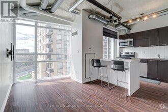 Building Photo - 170-170 Sudbury St