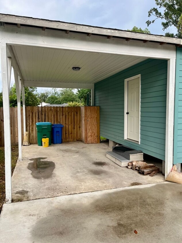 Primary Photo - Charming Cottage in the Heart of Hammond! ...