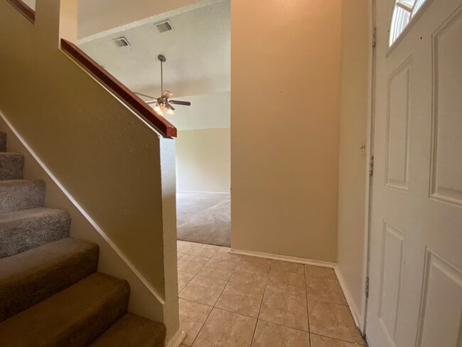 Building Photo - 10531 Golden Meadow Dr