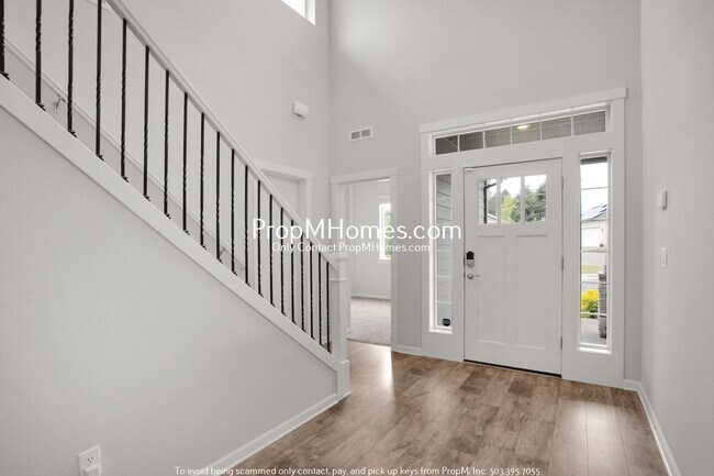 Building Photo - Stunning Four Bedroom Oasis in Tualatin!