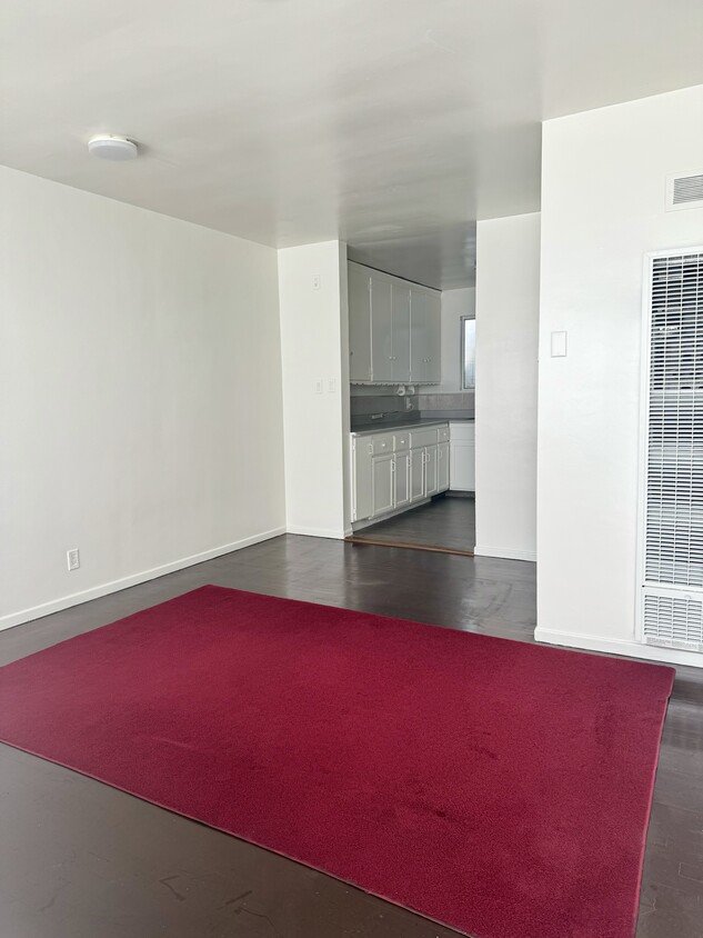Primary Photo - 13429 Beach Ave