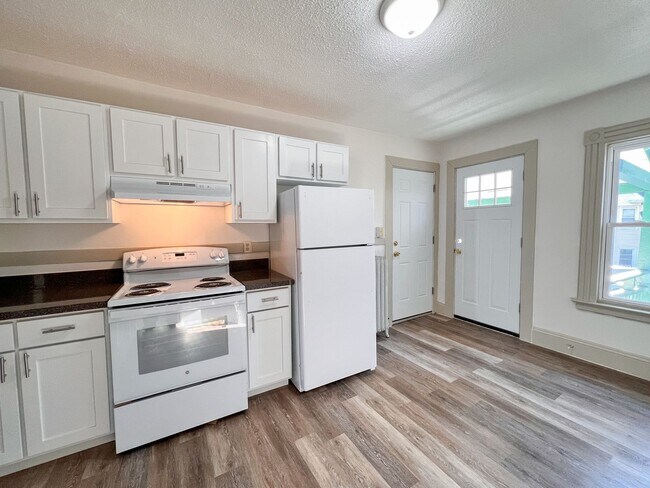 Foto del edificio - 111-115 Lincoln St / Owen Properties, LLC