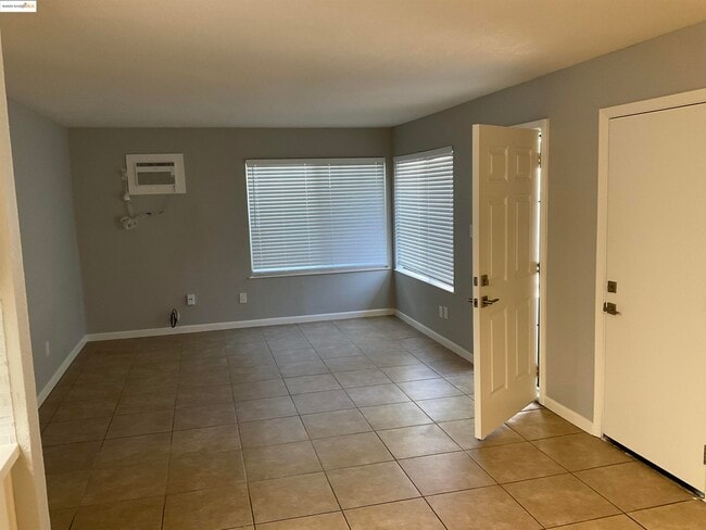 Building Photo - 108 E Trident Dr