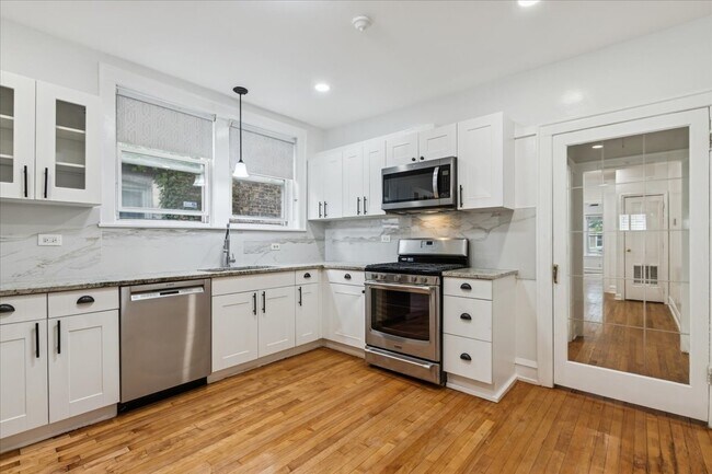 Foto del edificio - 6724 N Campbell Ave