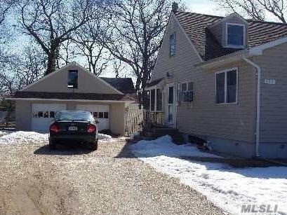 Primary Photo - 144 Old Country Rd