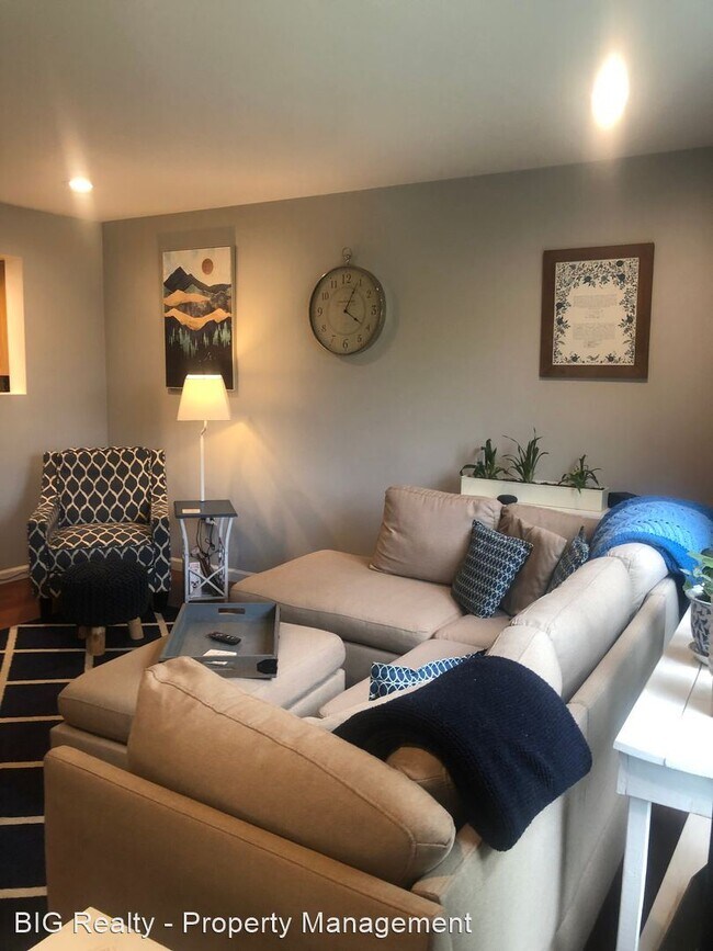 Foto del edificio - 3 br, 1.5 bath House - 380 Washington Ave