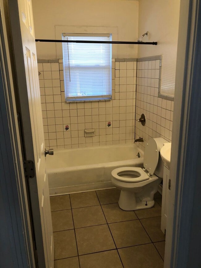 Building Photo - 3 br, 1 bath House - 1515 Arling Ave