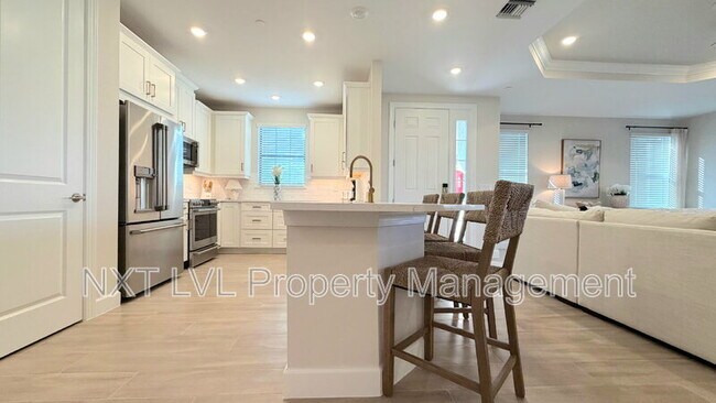 Foto del edificio - 15319 Lucerna St