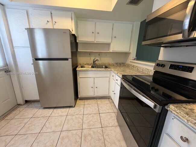 Foto del edificio - 1333 E Hallandale Beach Blvd