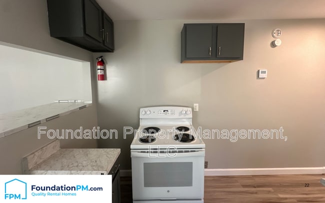 Building Photo - 871 N Bingham St